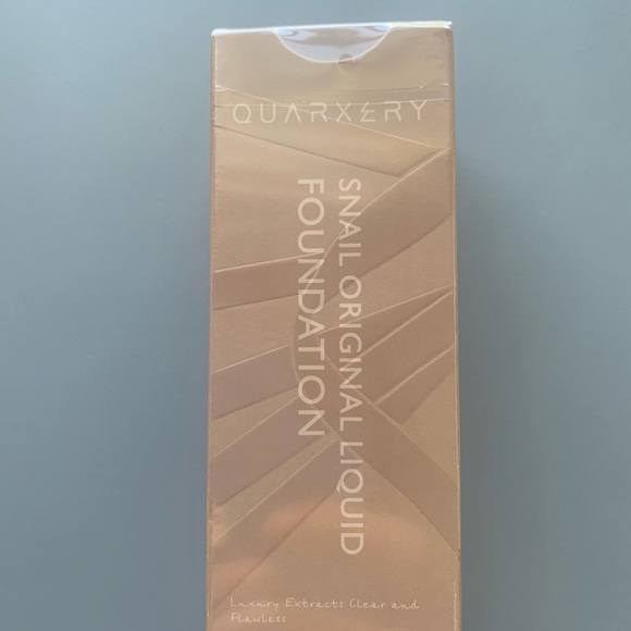 2 x Snail Liquid Moisturizing Holding Foundation Truffle 301D NW - Picture 3 of 9